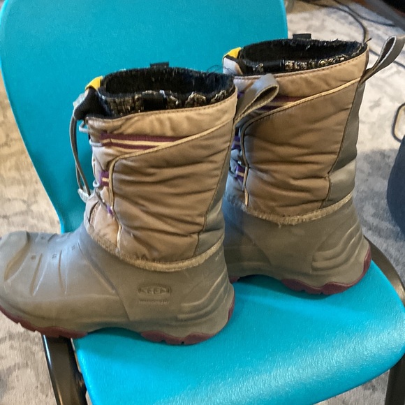 COPY - Keen grey and purple winter boots - Picture 2 of 11